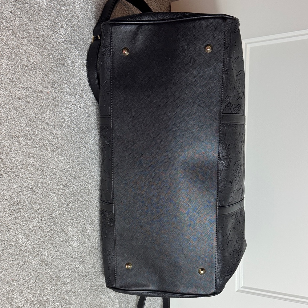 Betsey Johnson skull and heart weekender - Picture 4 of 7